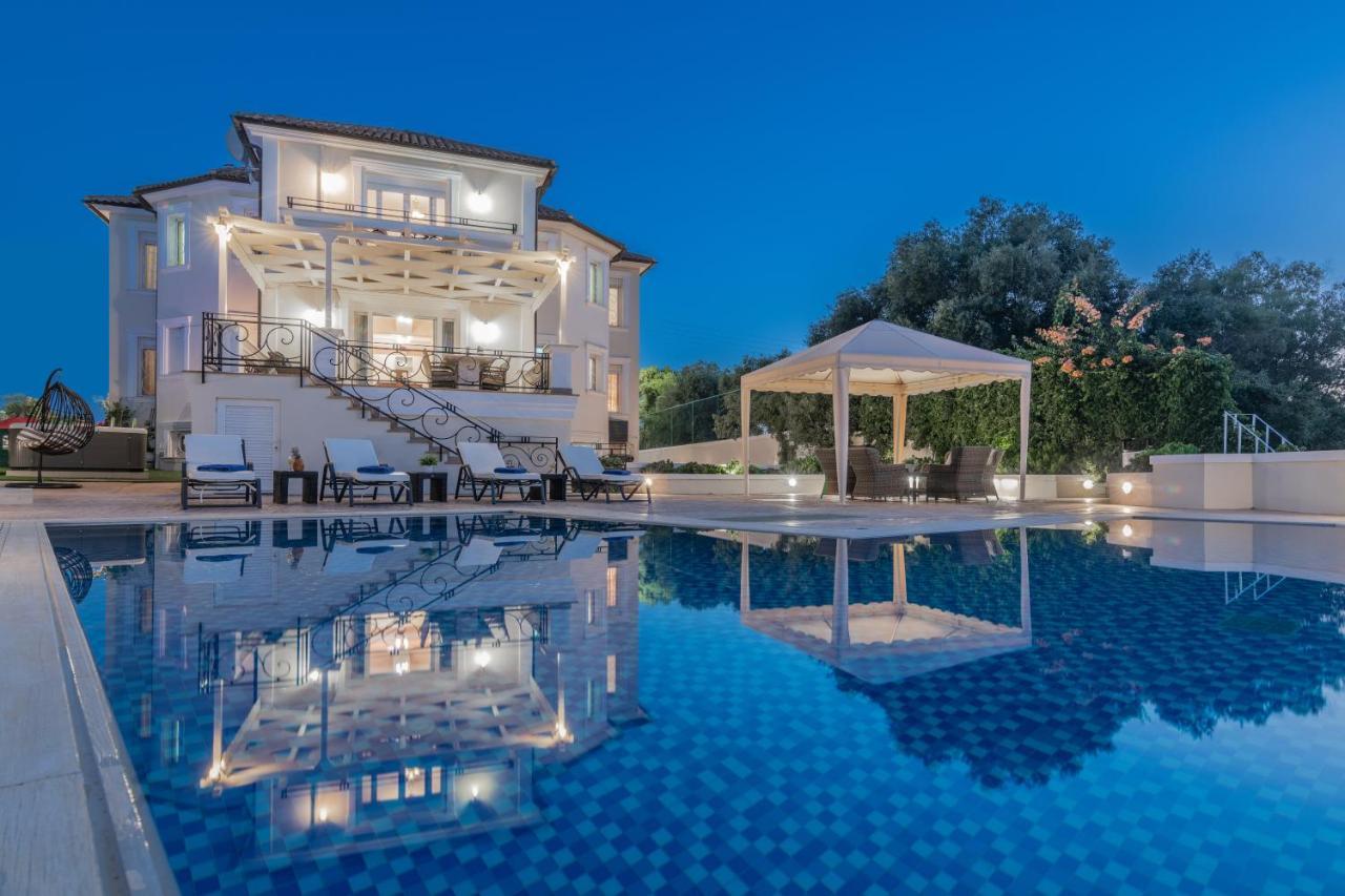 Villa Frido Luxury With Jacuzzi